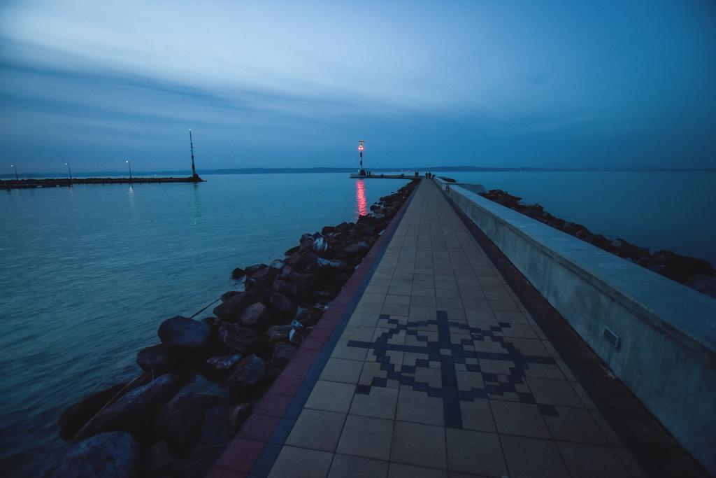 Hotel Nostra Siofok Bagian luar foto