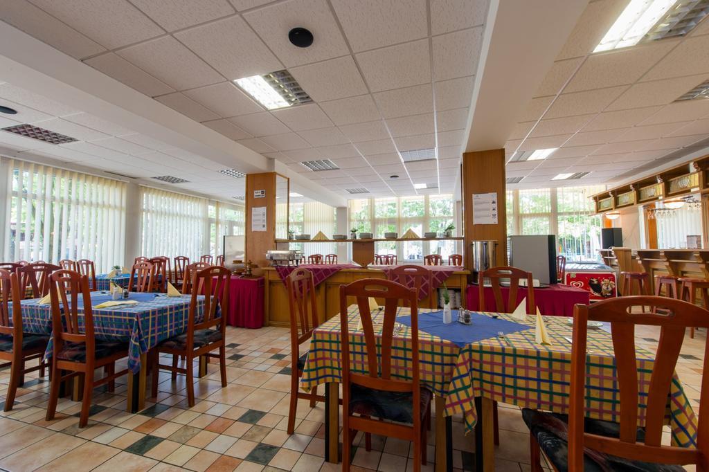 Hotel Nostra Siofok Bagian luar foto